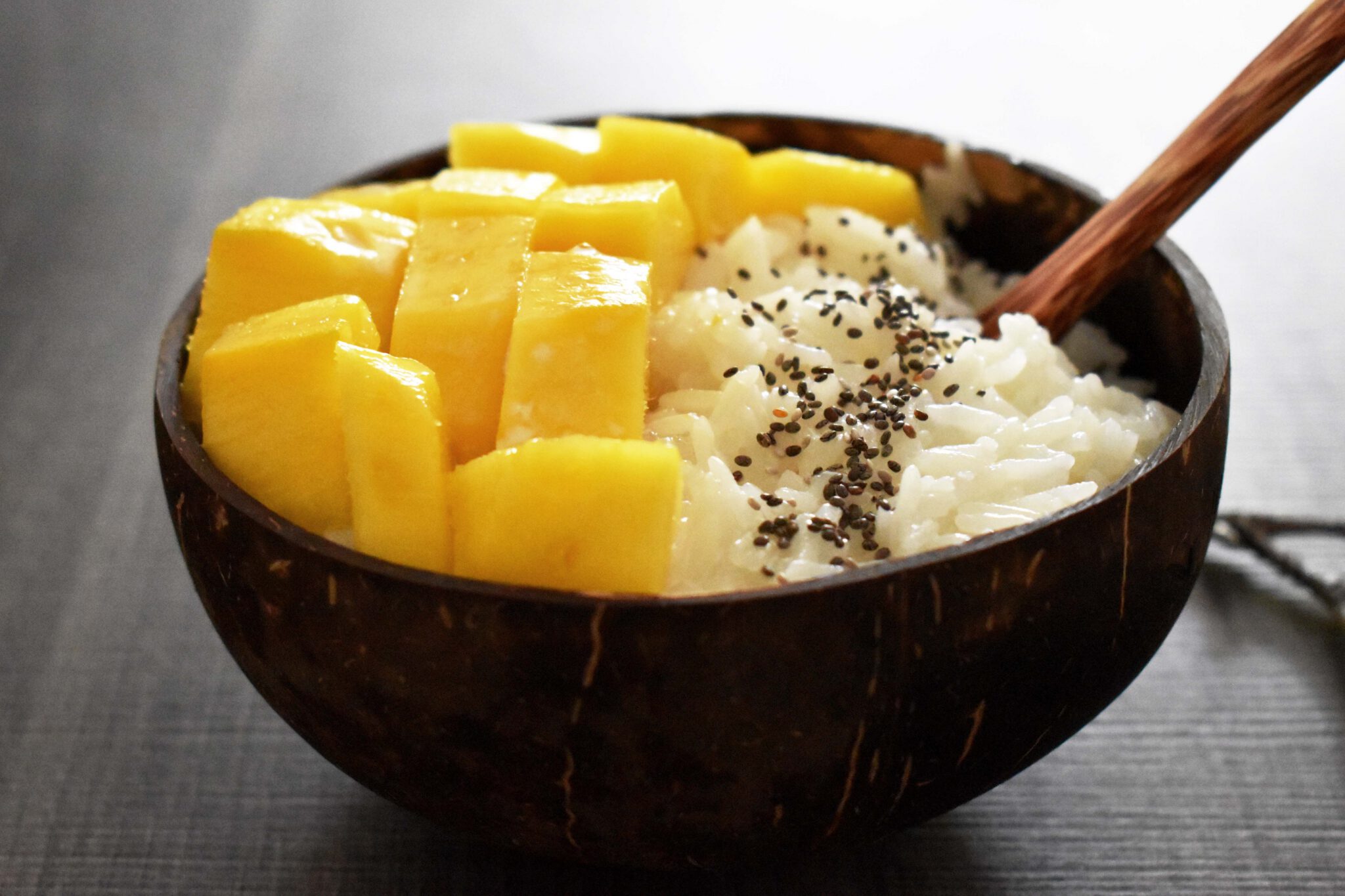 Mango Sticky Rice thailändischer KokosKlebreis mit frischer Mango