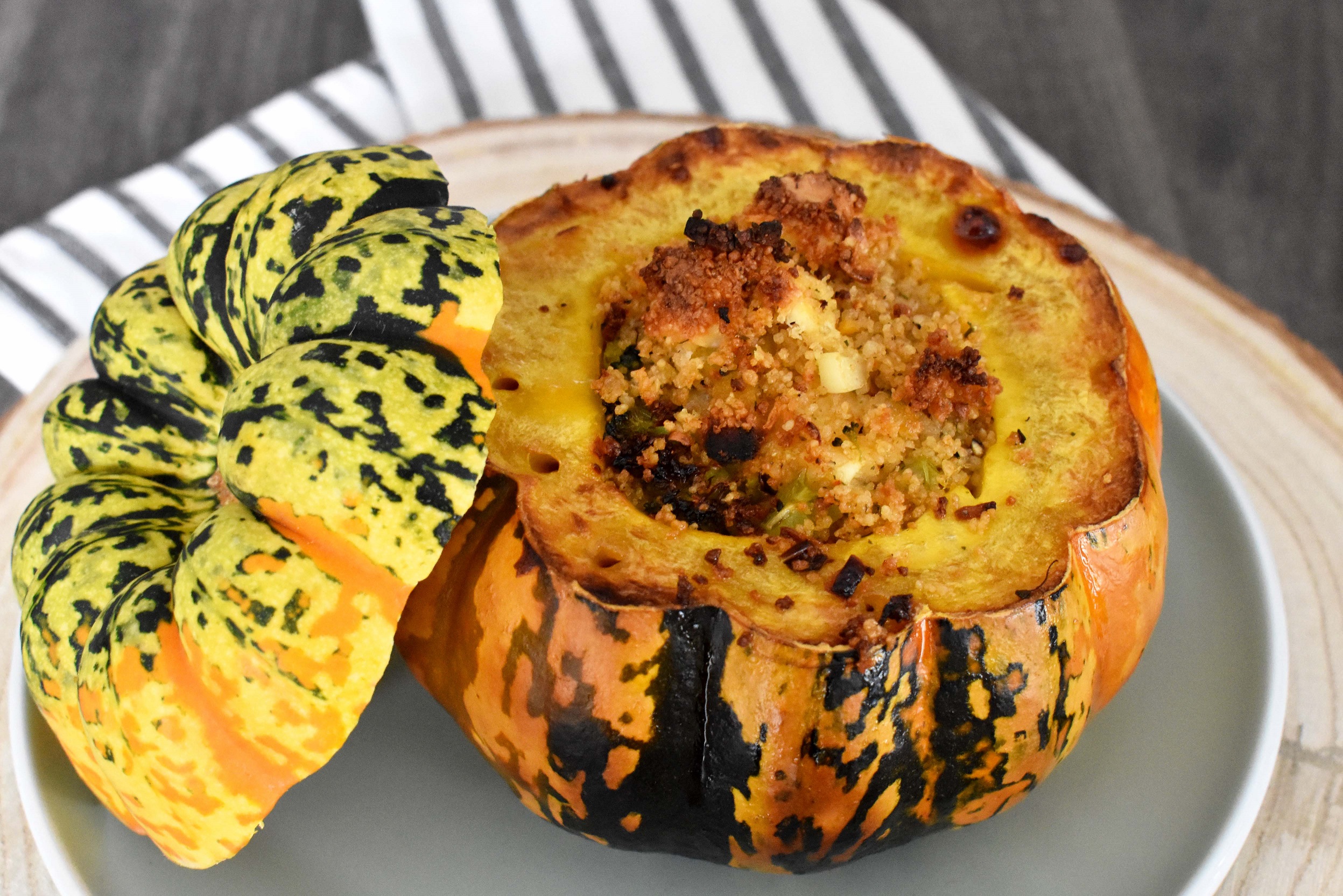 Gefüllter Carnival Kürbis aus dem Backofen – tastedrinktravel Gefüllter Carnival Kürbis aus dem Backofen – tastedrinktravel