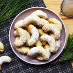 Gefüllte Muschelnudeln mit Spinat und Ricotta in Tomatensoße